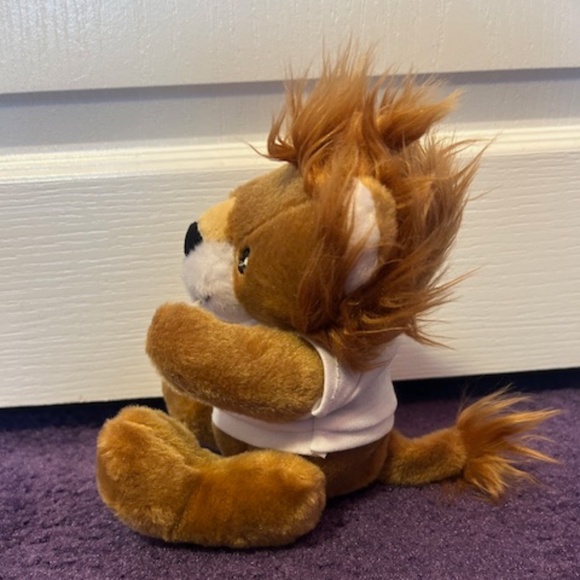 Ritz Carlton Naples Lion Plushy - Picture 3 of 5